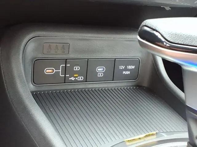 2027 Hyundai Kona SE