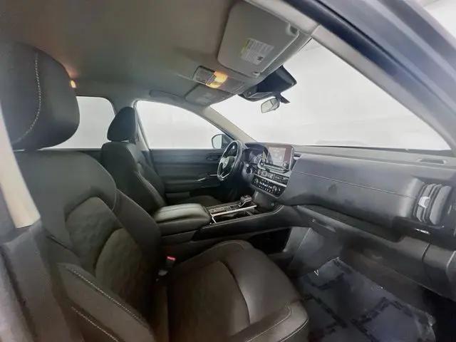 2025 Nissan Pathfinder SV FWD
