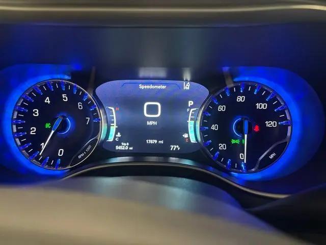 2025 Chrysler Pacifica Select