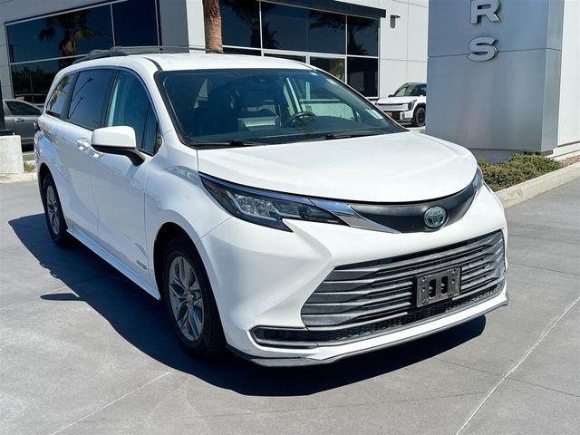 2021 Toyota Sienna LE for sale in Ontario, CA