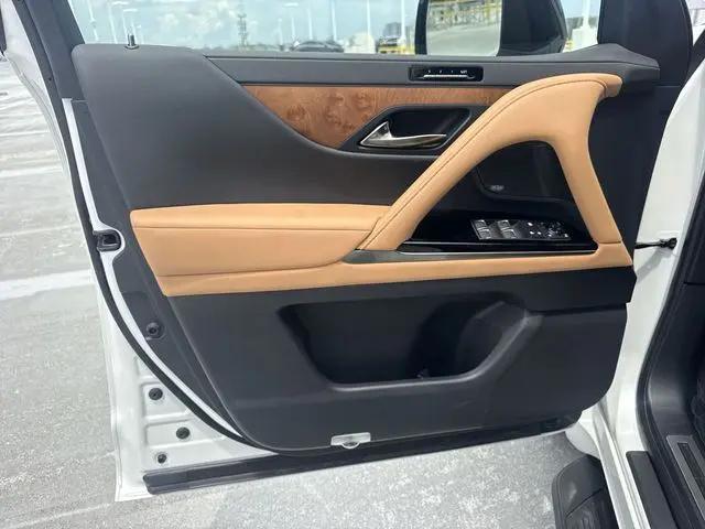 2025 Lexus LX Luxury