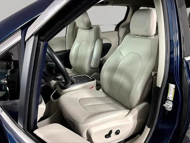 2021 Chrysler Pacifica Touring L