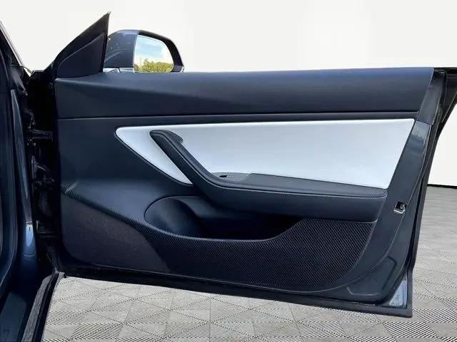 2019 Tesla Model 3 Mid Range