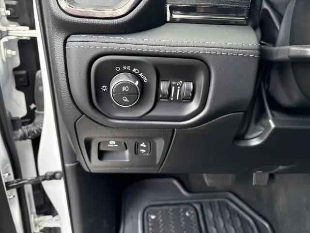 2022 Ram 1500 Limited Crew Cab 4x4 57 Box