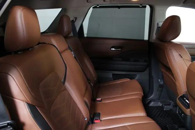 2024 Nissan Pathfinder Platinum 4WD