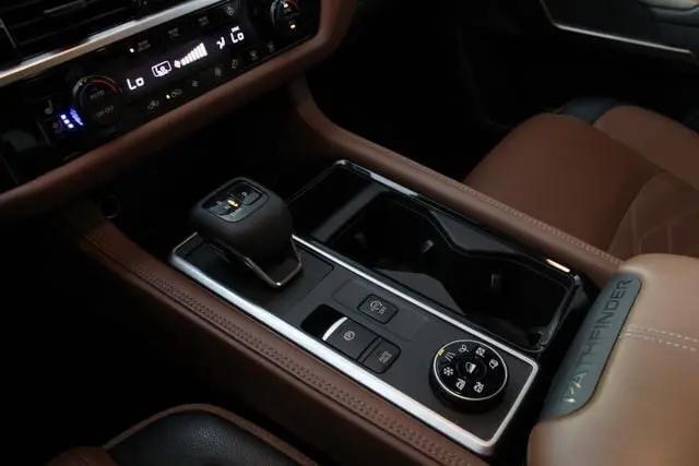 2024 Nissan Pathfinder Platinum 4WD