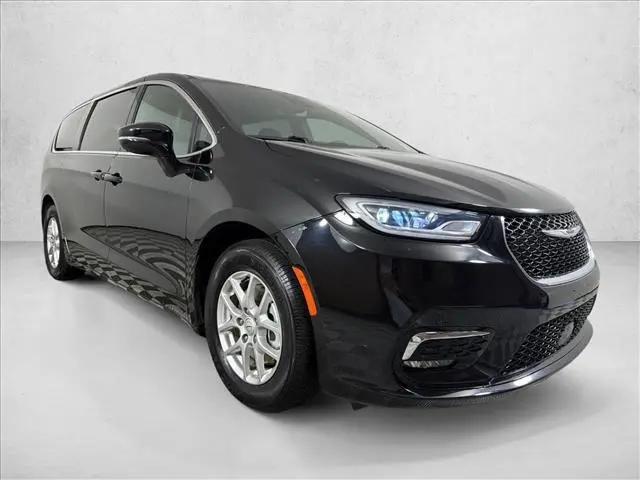 2025 Chrysler Pacifica Select for sale in Newnan, GA