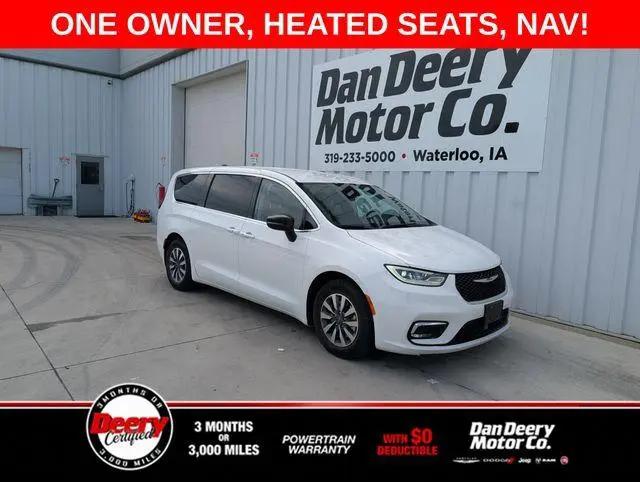 2024 Chrysler Pacifica Hybrid Select for sale in Waterloo, IA