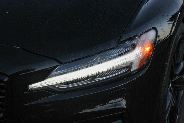 2023 Volvo S60 B5 Plus Black Edition