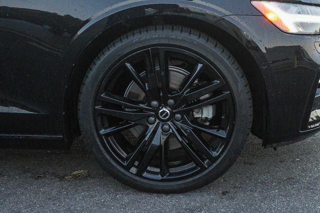 2023 Volvo S60 B5 Plus Black Edition