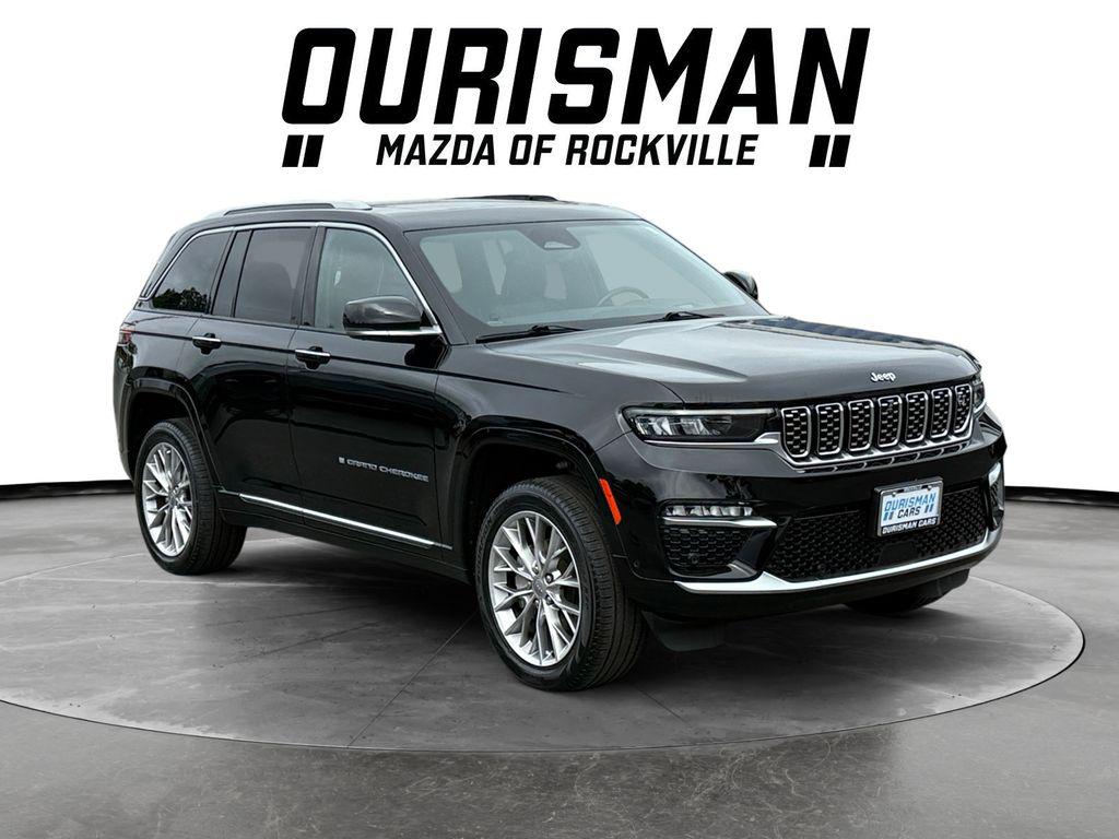 /2023 Jeep Grand-Cherokee