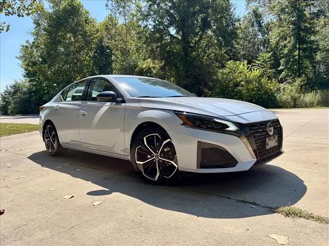 2024 Nissan Altima SR FWD for sale in Salem, IL