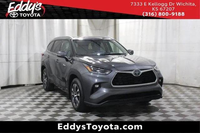 2021 Toyota Highlander Hybrid XLE for sale in Wichita, KS