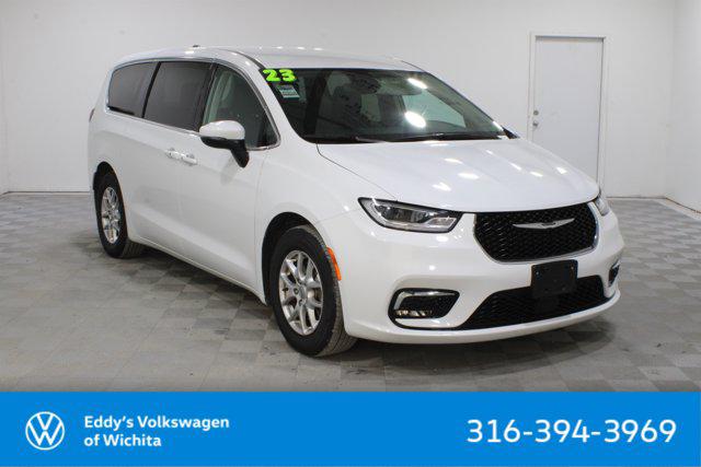 2023 Chrysler Pacifica Touring L for sale in Wichita, KS
