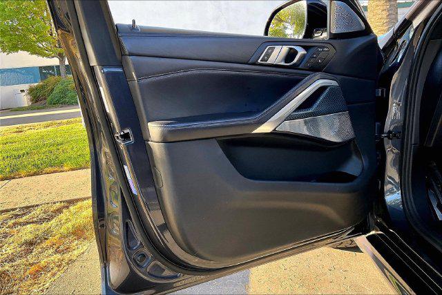 2020 BMW X6 M50i