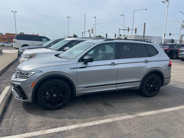 2022 Volkswagen Tiguan 2.0T SE R-Line Black for sale in Naperville, IL