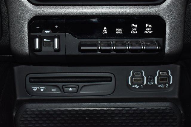 2019 Ram 1500 Big Horn/Lone Star Crew Cab 4x4 57 Box