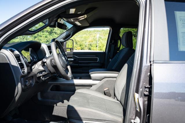 2025 Ram 3500 Big Horn Crew Cab 4x4 8 Box