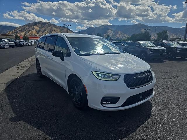 2024 Chrysler Pacifica Hybrid S Appearance Pkg