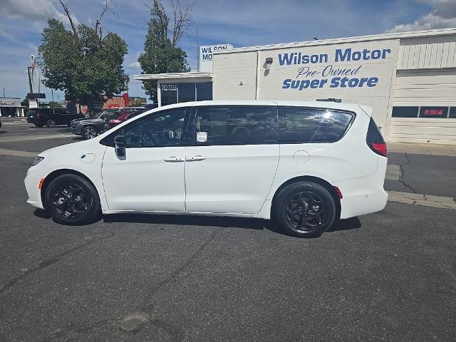 2024 Chrysler Pacifica Hybrid S Appearance Pkg