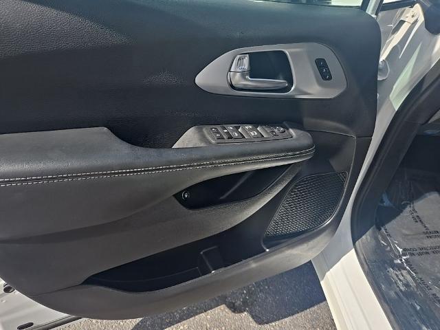 2024 Chrysler Pacifica Hybrid S Appearance Pkg