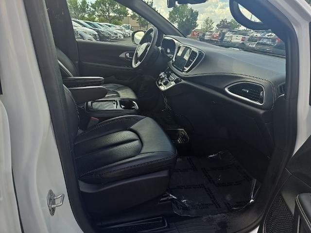 2024 Chrysler Pacifica Hybrid S Appearance Pkg