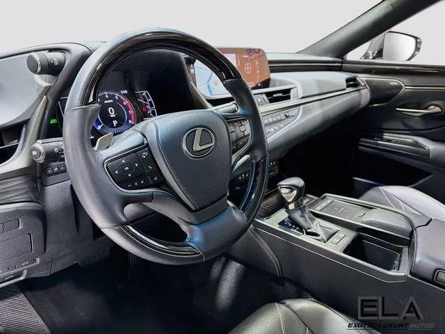 2019 Lexus ES 300h Luxury