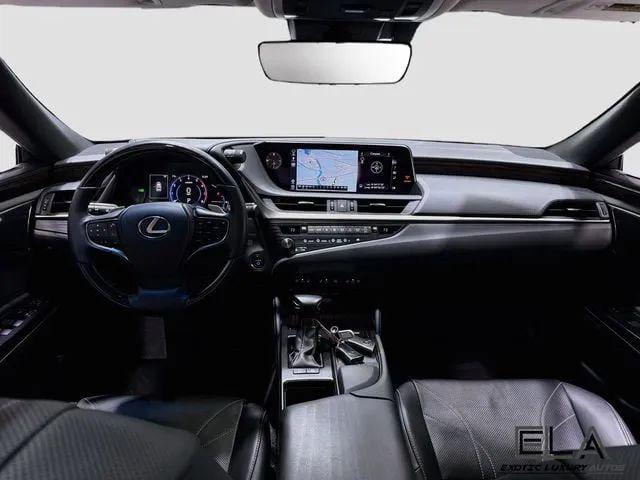 2019 Lexus ES 300h Luxury