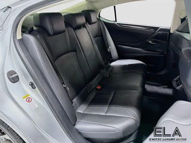 2019 Lexus ES 300h Luxury