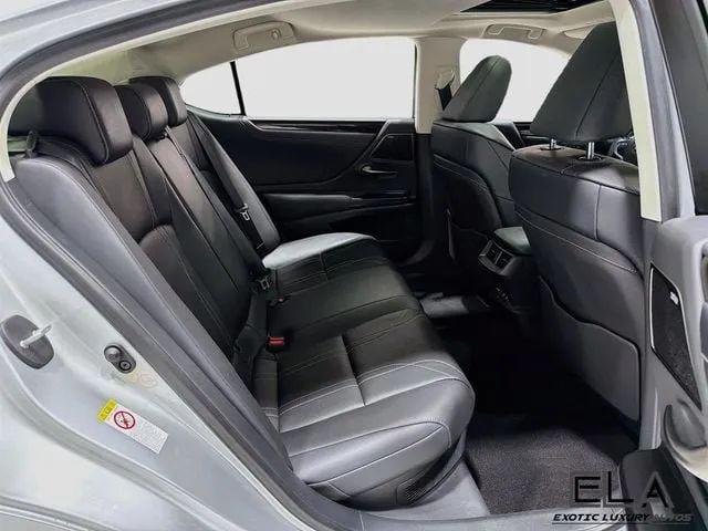 2019 Lexus ES 300h Luxury