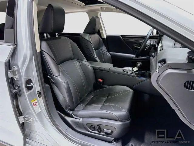 2019 Lexus ES 300h Luxury