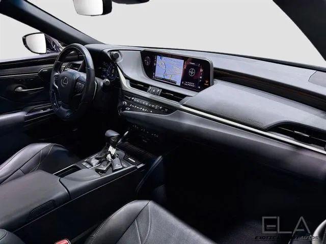 2019 Lexus ES 300h Luxury