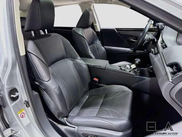 2019 Lexus ES 300h Luxury
