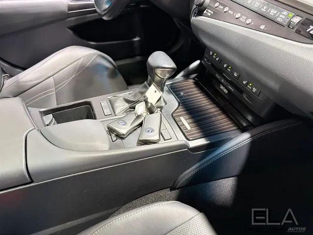 2019 Lexus ES 300h Luxury