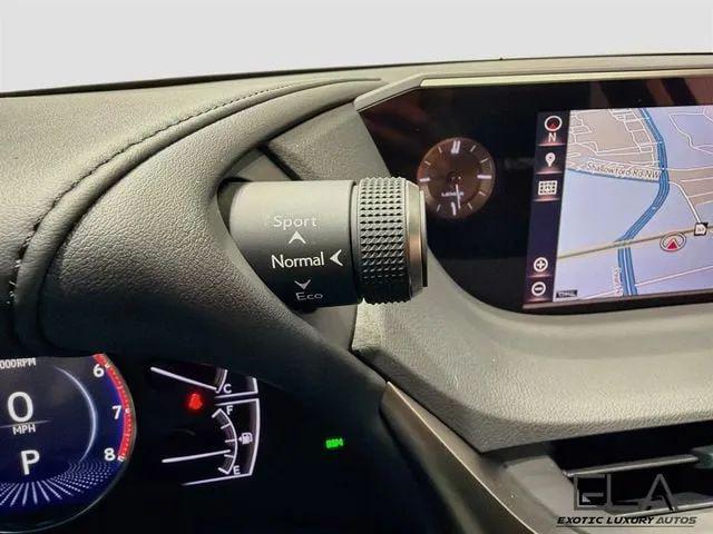 2019 Lexus ES 300h Luxury