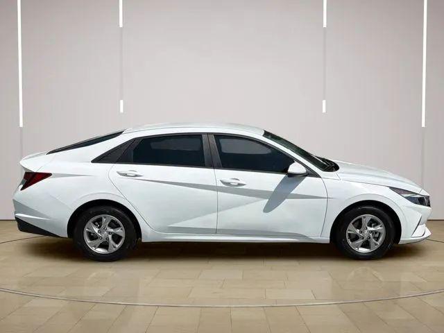 2021 Hyundai Elantra SE
