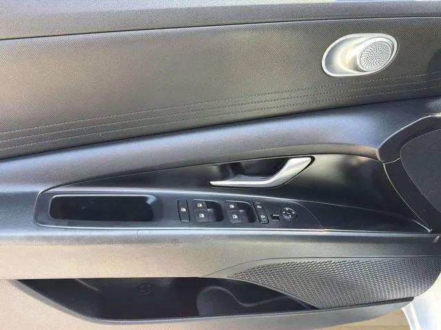 2021 Hyundai Elantra SE