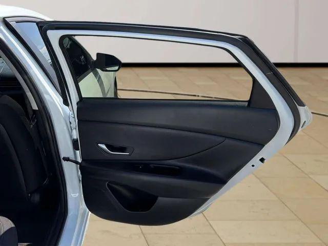 2021 Hyundai Elantra SE