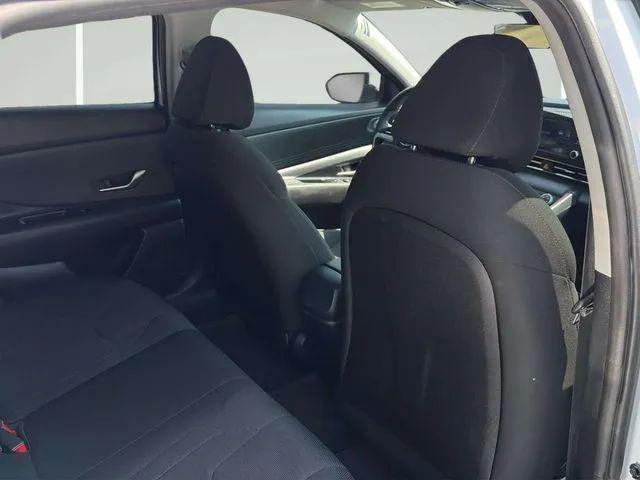 2021 Hyundai Elantra SE