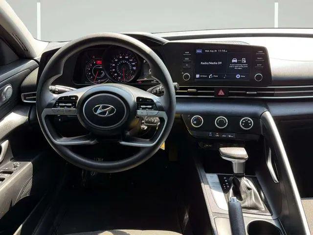 2021 Hyundai Elantra SE
