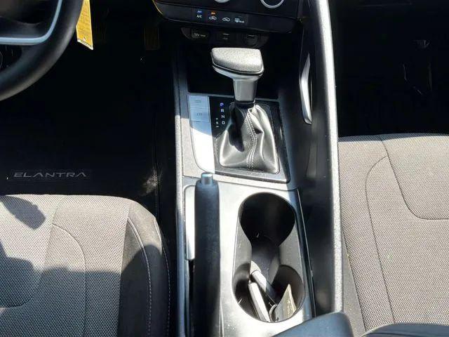 2021 Hyundai Elantra SE
