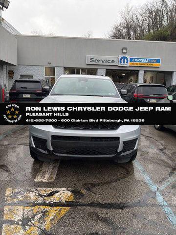 2024 Jeep Grand Cherokee L Altitude 4x4 2024 Jeep Grand Cherokee L Altitude 4x4
