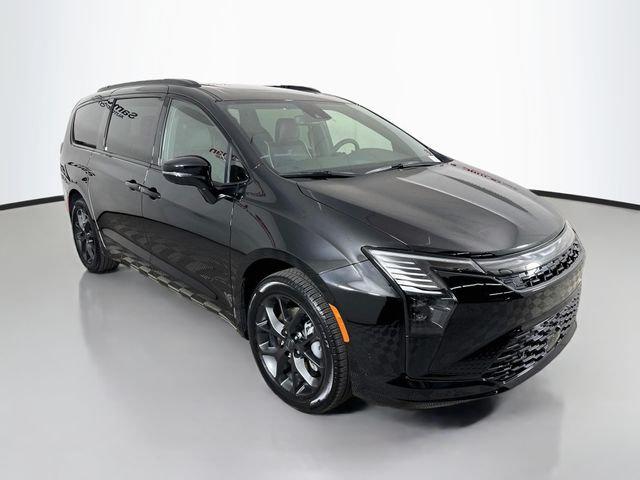 2027 Chrysler Pacifica PACIFICA LIMITED AWD