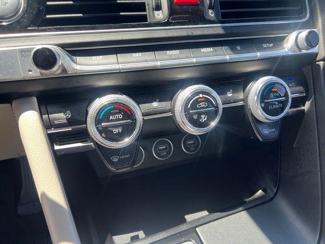 2023 Genesis G70 2.0T AWD