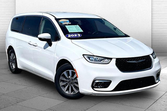 2023 Chrysler Pacifica Hybrid Touring L for sale in Kansas City, MO