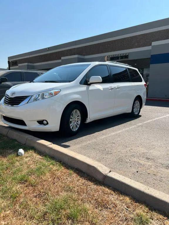 2014 Toyota Sienna XLE V6 8 Passenger for sale in Phoenix, AZ