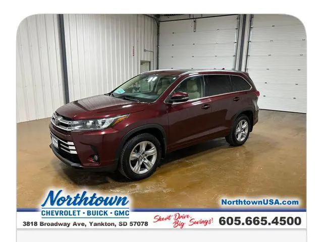 2017 Toyota Highlander Limited Platinum for sale in Yankton, SD