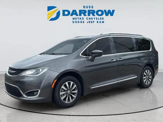 2020 Chrysler Pacifica Touring L Plus for sale in Milwaukee, WI