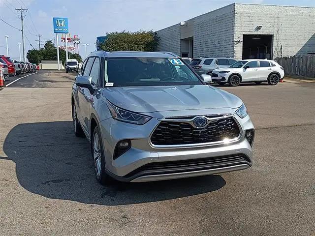 2023 Toyota Highlander Hybrid Platinum for sale in Tipp City, OH