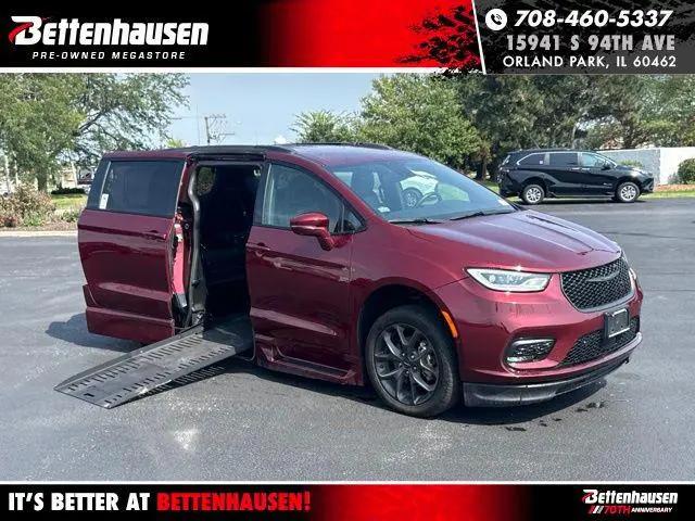2021 Chrysler Pacifica Touring L for sale in Orland Park, IL